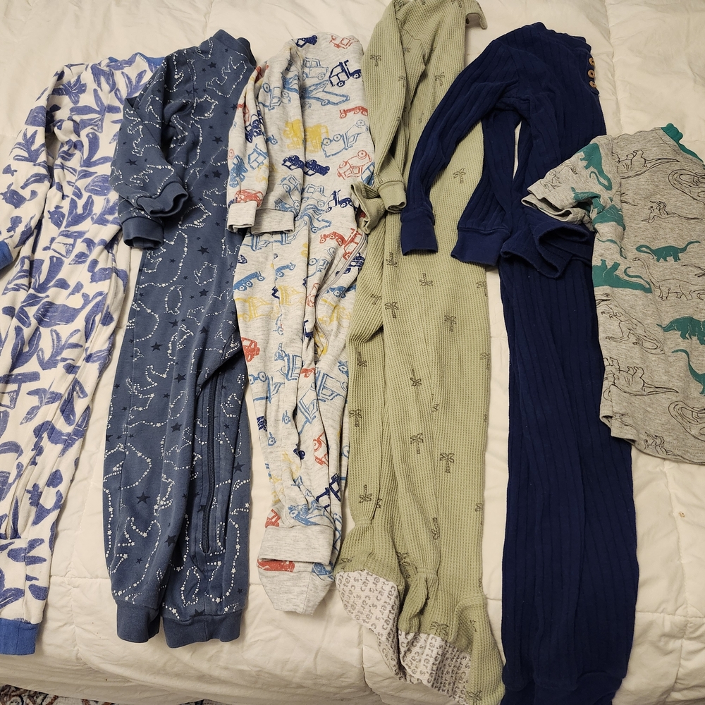 Pajamas (Kids Clothes)